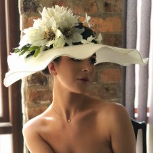 guibert extra wide brim floral wave in ivory