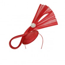 red straw beret with jinsin loop and pearl brooch