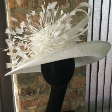white feather medium brim